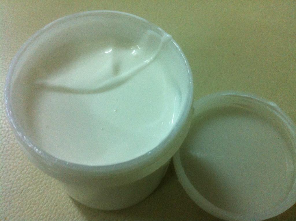 水性膠水起泡的原因有哪些？泡沫怎么辦？