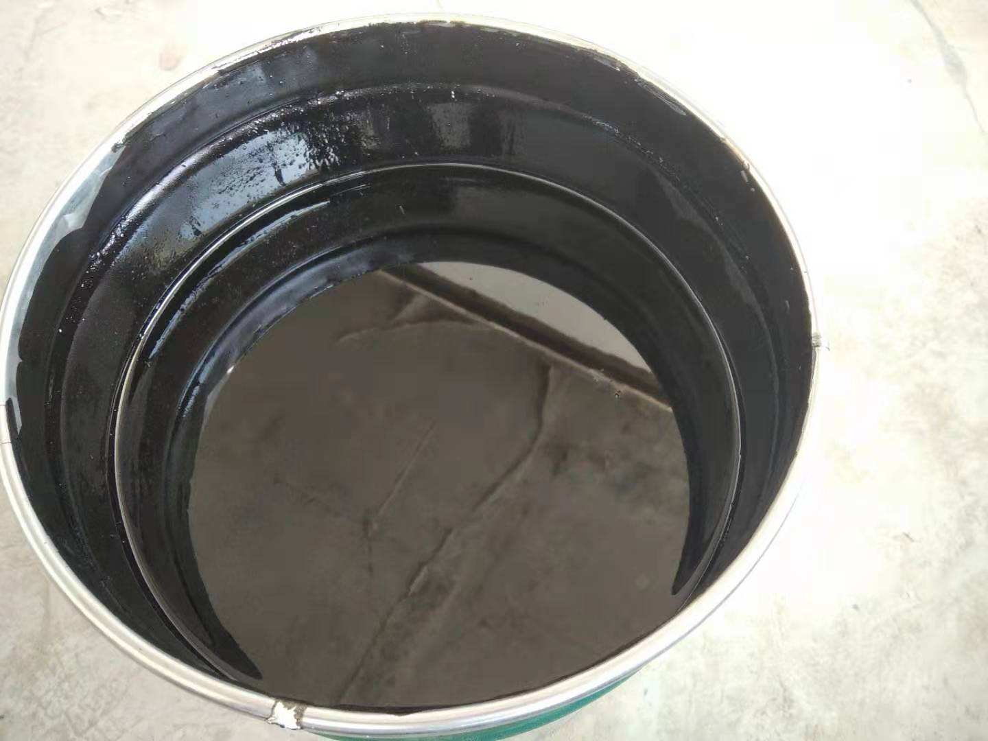 油性聚氨酯出現(xiàn)泡沫是怎么回事？起泡原因分析